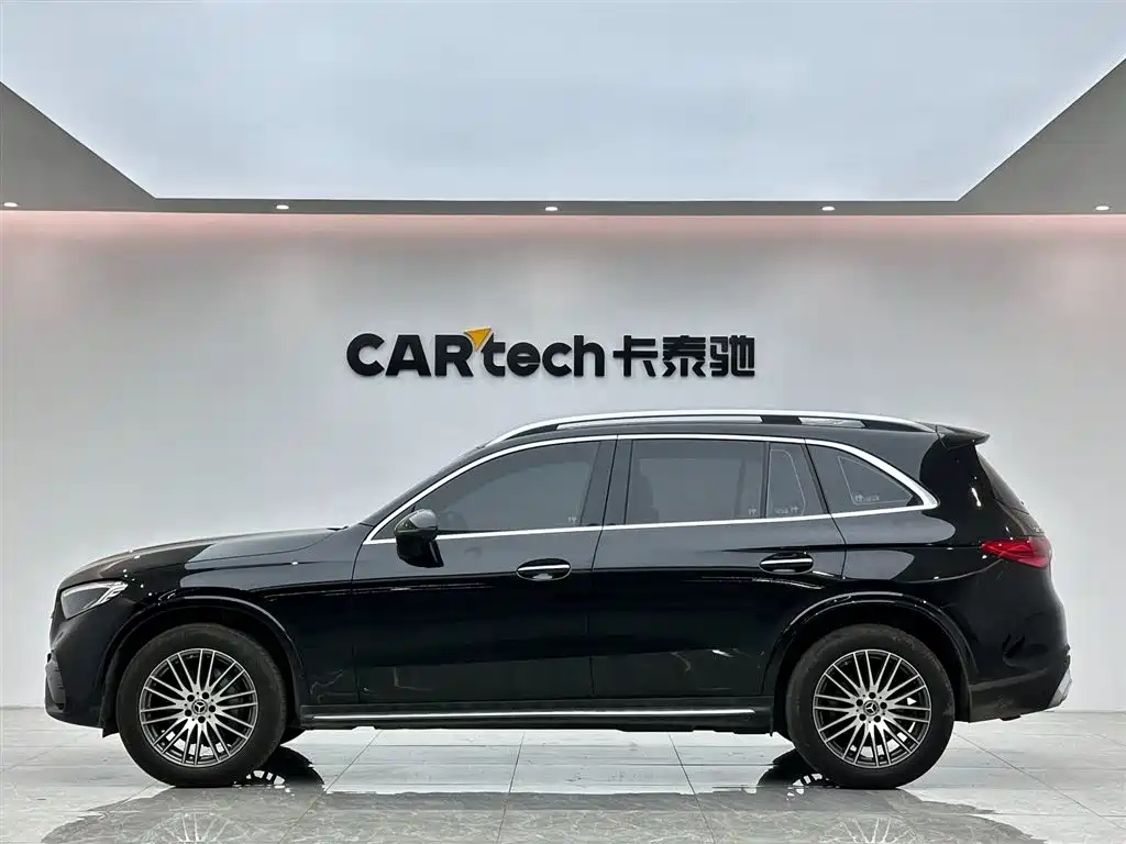 Mercedes-Benz GLC 2023 GLC 300 L 4MATIC Sport 5-Seater фото 2