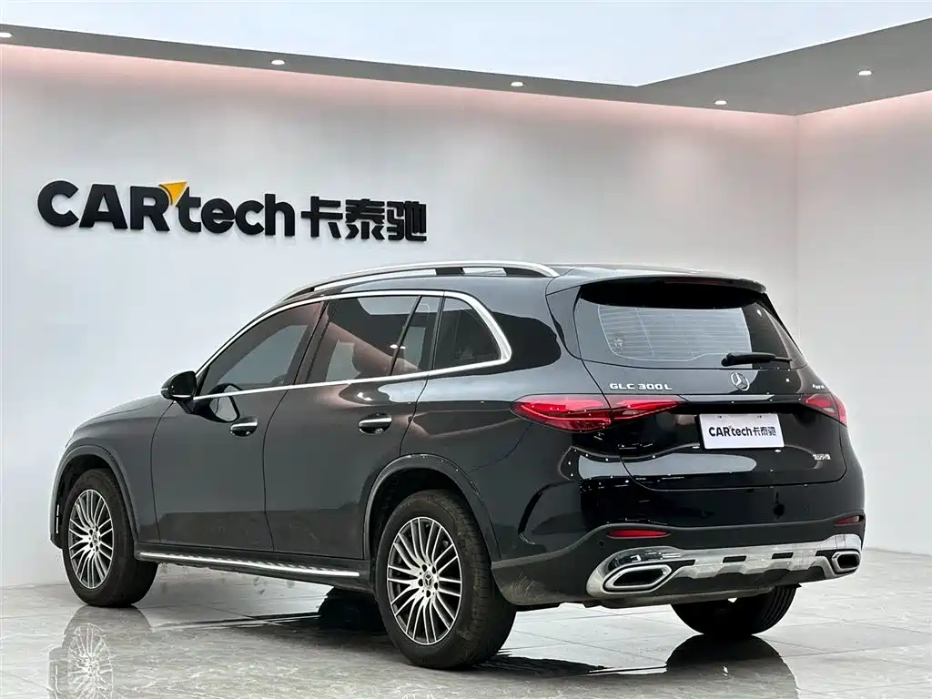 Mercedes-Benz GLC 2023 GLC 300 L 4MATIC Sport 5-Seater фото 3