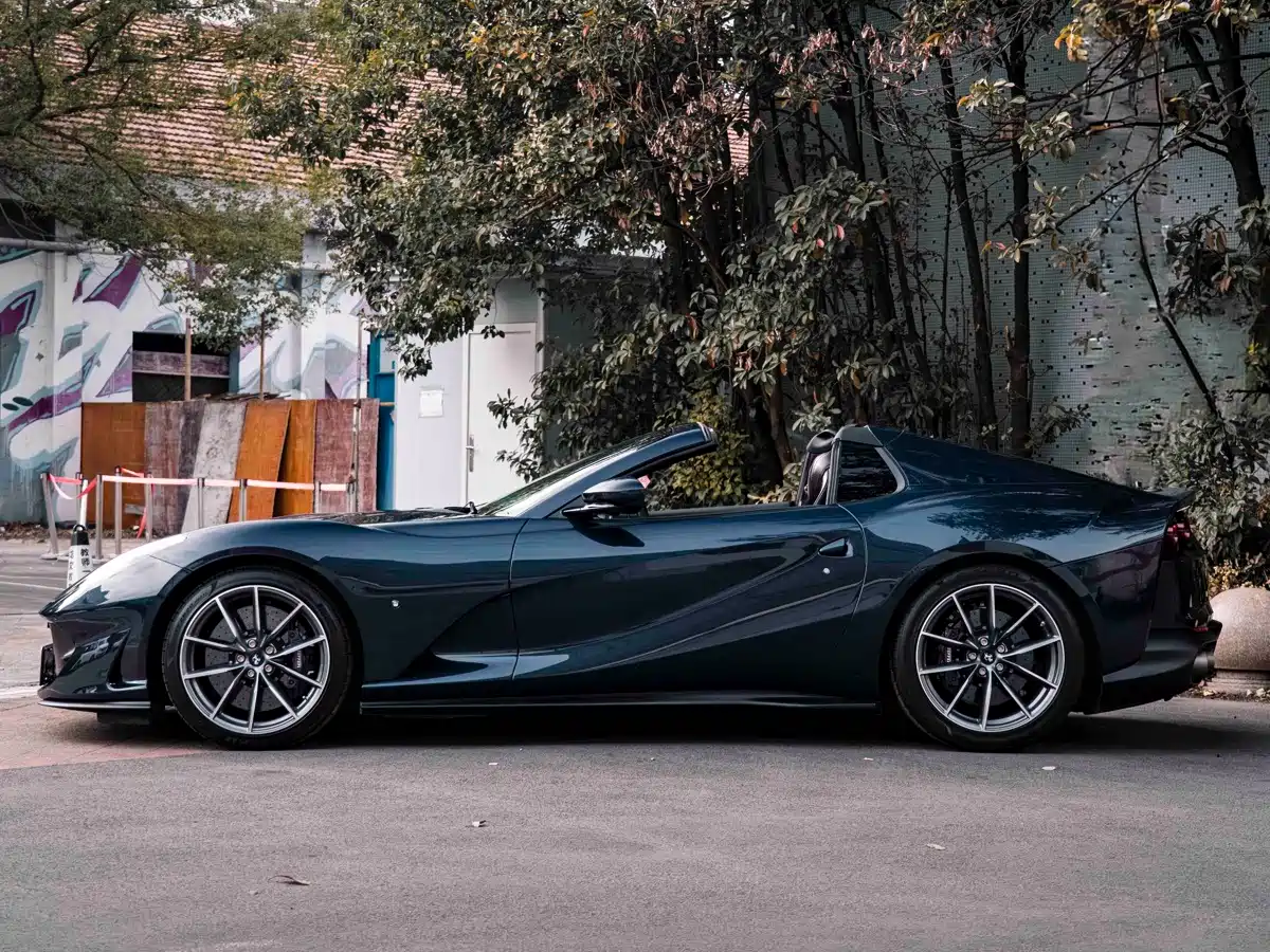 Ferrari 812 2023 2020 6.5L GTS