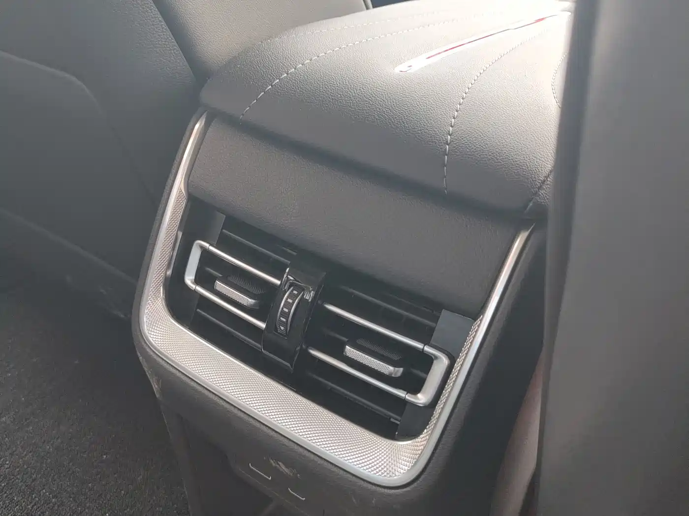Hongqi H5 PHEV 2025 130 Super Hybrid Edition фото 14