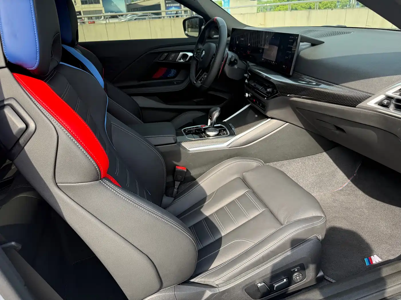 BMW M2 2024 M2 фото 16