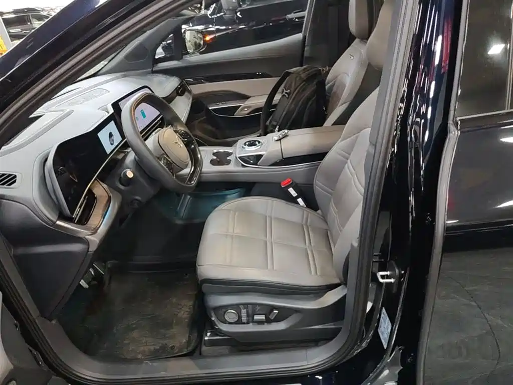 Hongqi Tian Gong 08 2025 680 AWD Smart Selection Edition фото 15