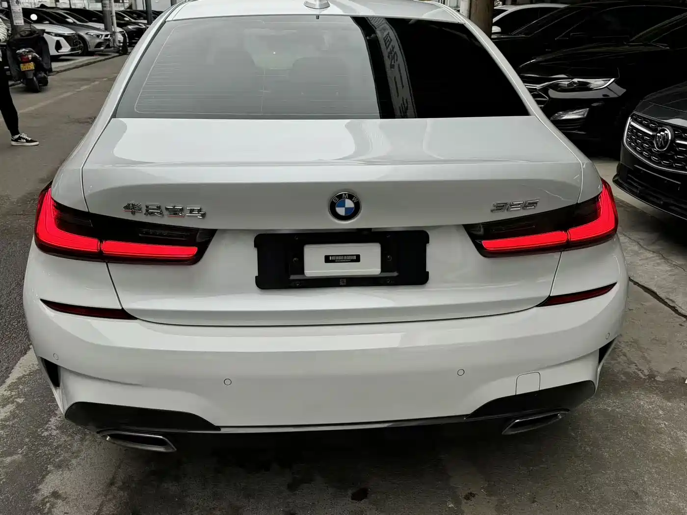 BMW 3 SERIES