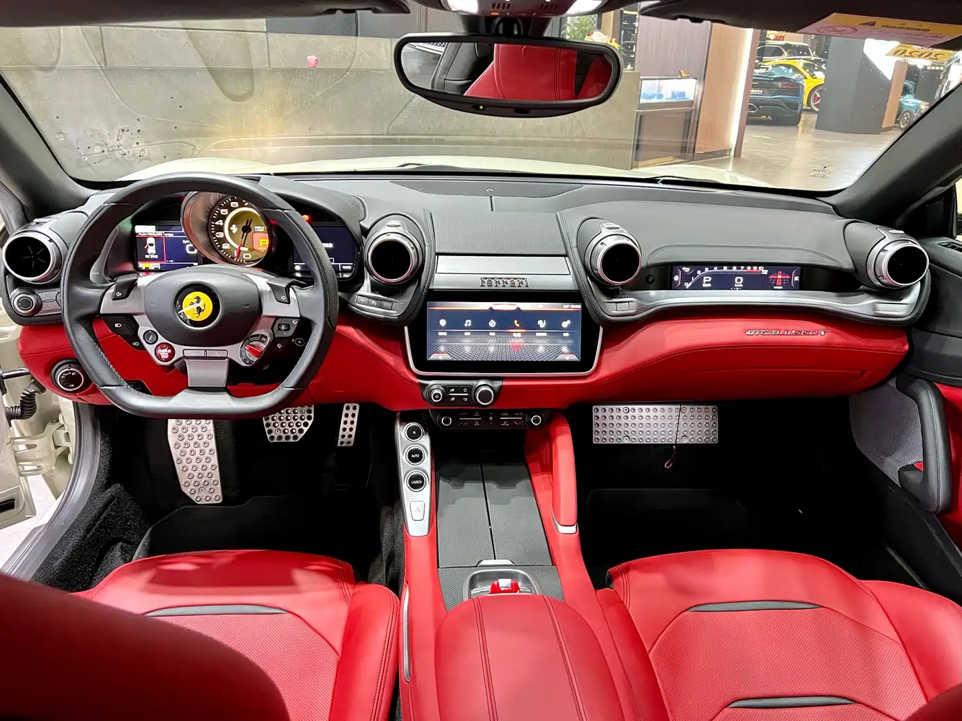 Ferrari GTC4Lusso 2018 2017 3.9T V8