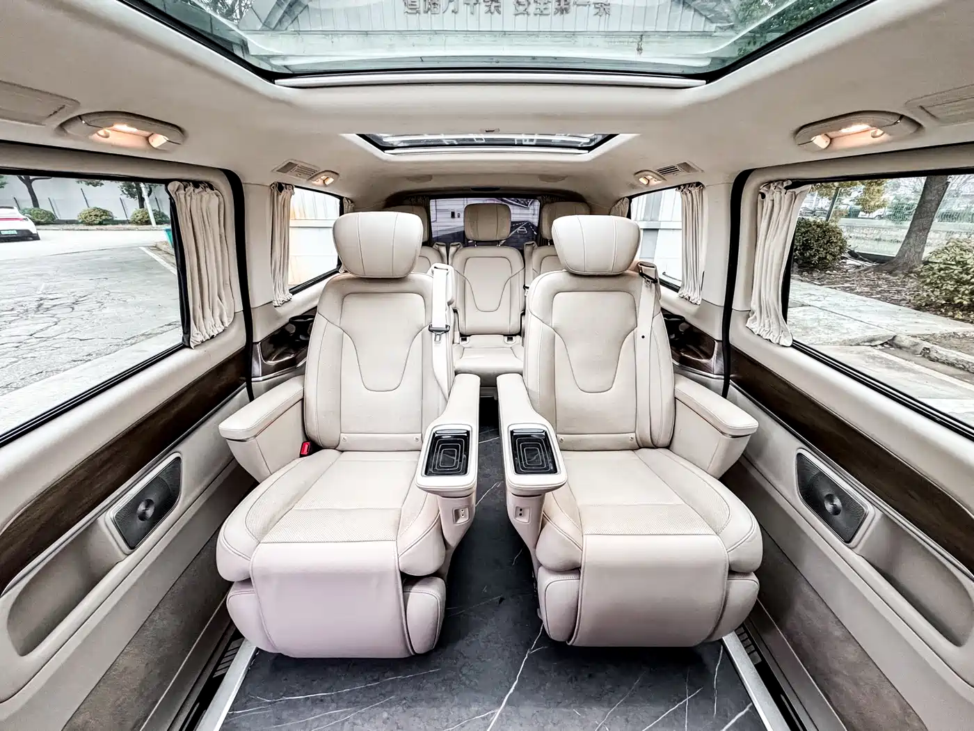 Mercedes-Benz V-Class 2022 V 260 L Long Wheelbase Luxury Edition фото 21
