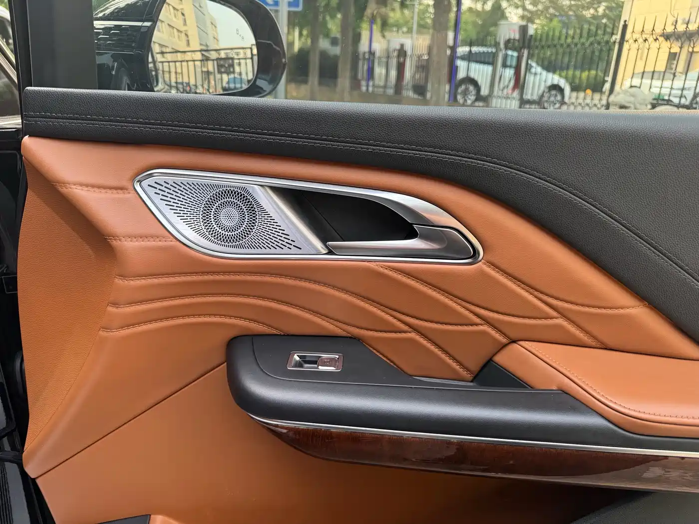 Hongqi HQ9 2023 2.0T Smart Connect Flagship фото 39