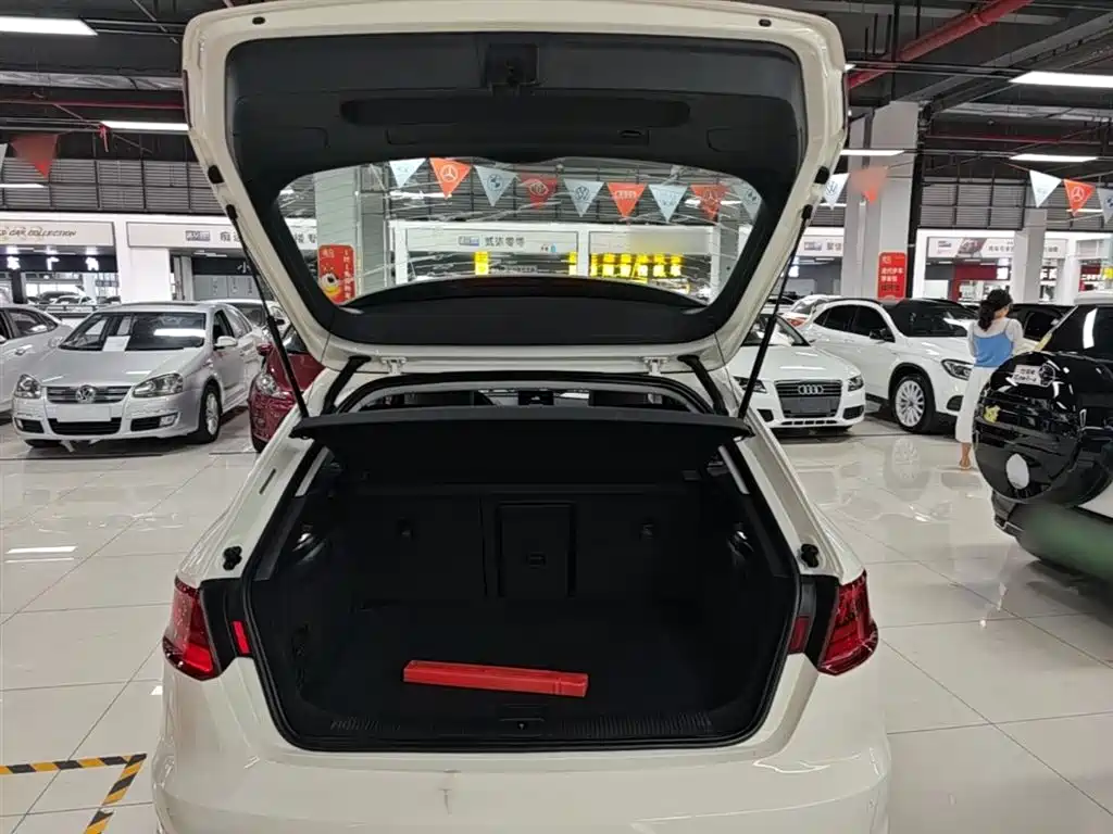 Audi A3 2014 Sportback 35 TFSI Automatic Comfort фото 19