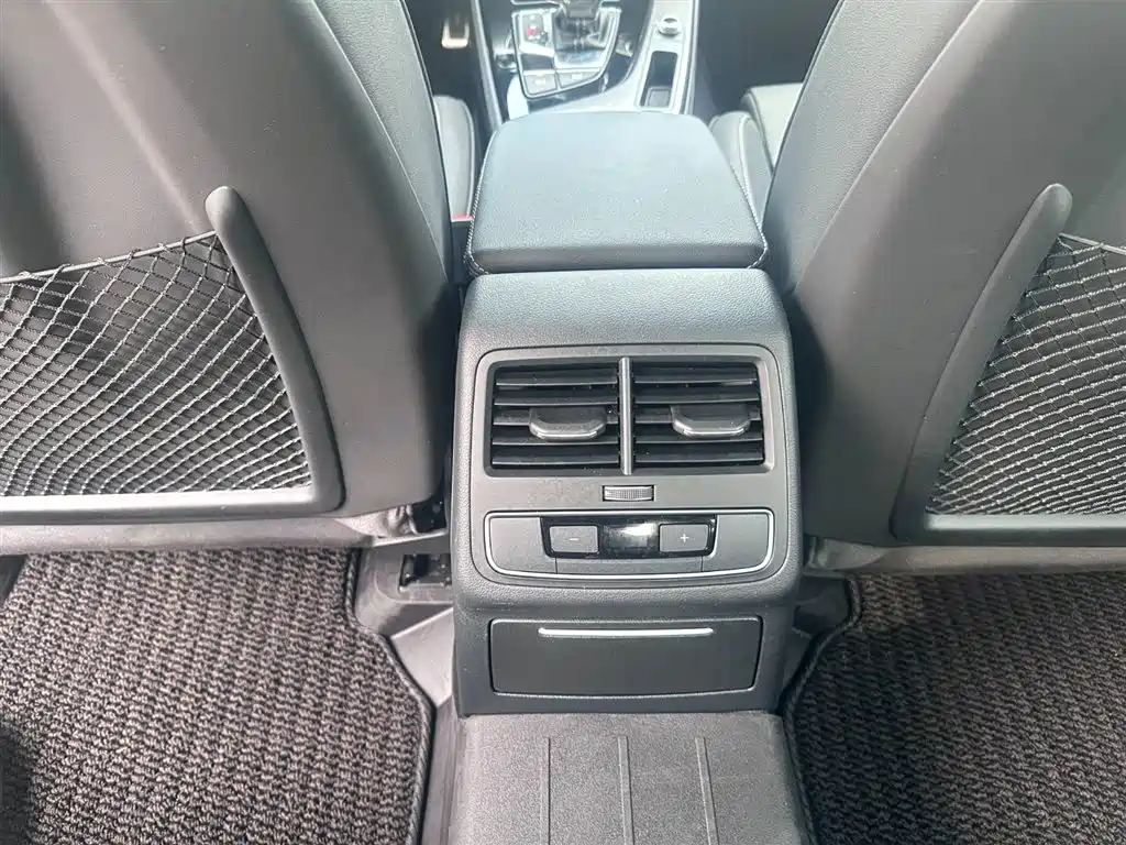 Audi A4L 2024 40 TFSI quattro RS Kit Speed Edition фото 9