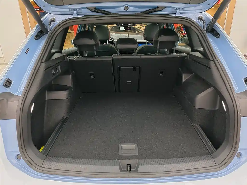 Volkswagen Tiguan L 2024 PRO 380TSI 4WD R-Line Premium Edition фото 13
