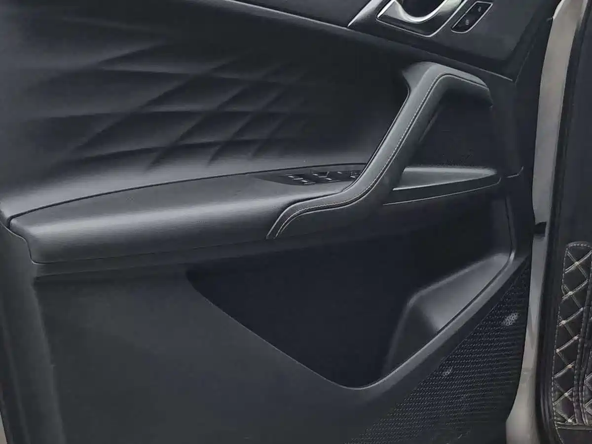ROEWE RX5