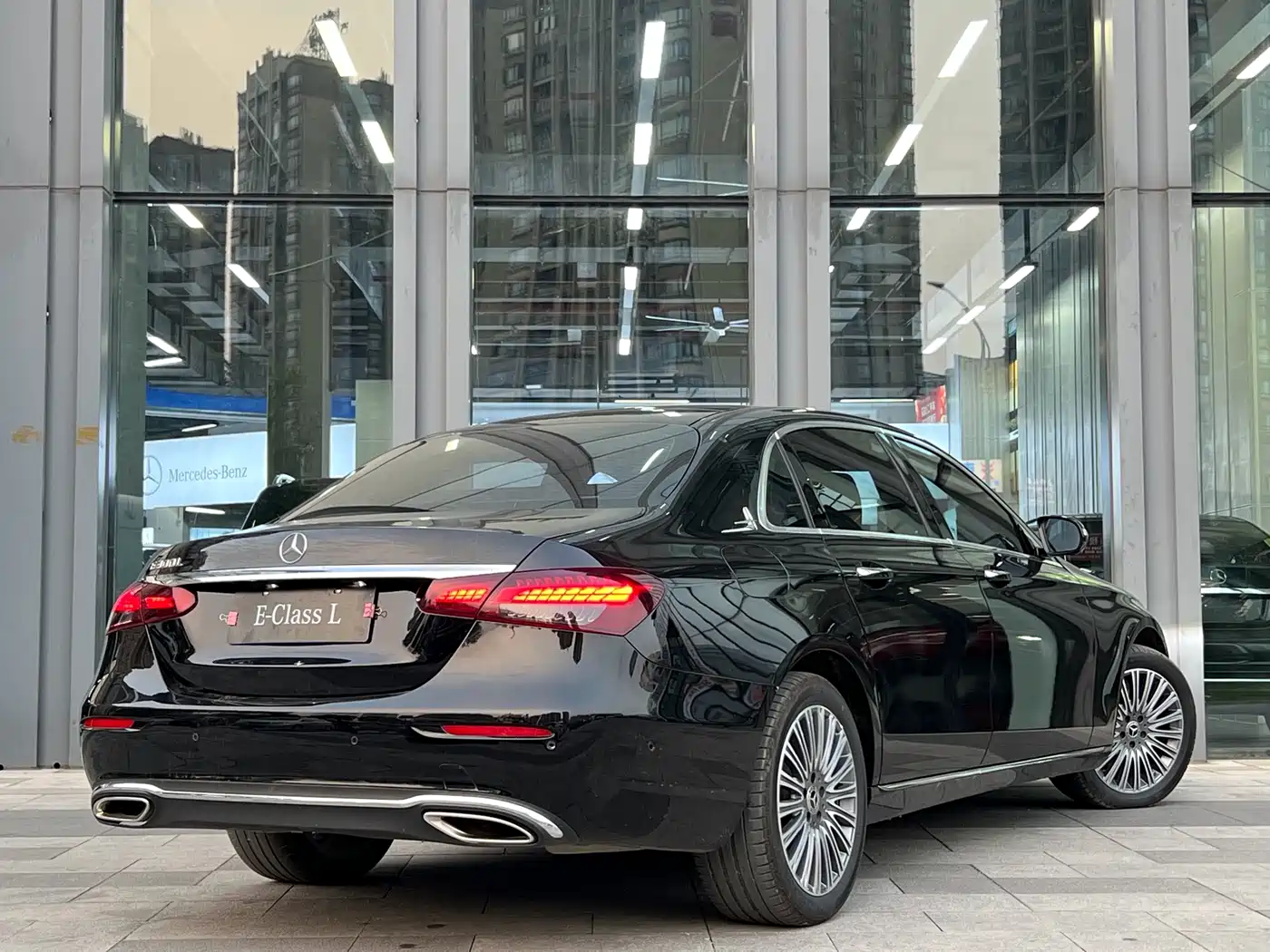 Mercedes-Benz E-Class 2022 E 300 L Luxury фото 6