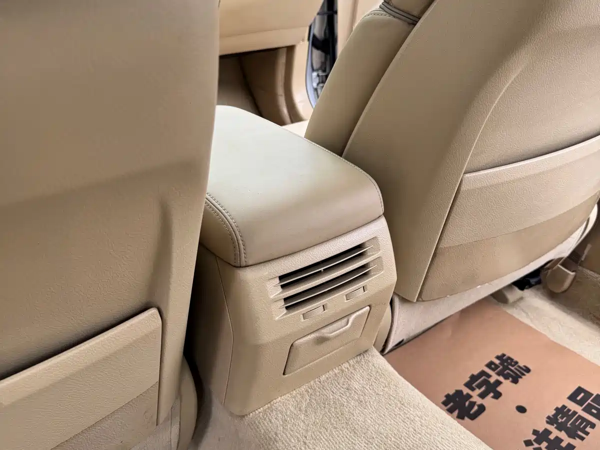 Toyota Reiz 2008 2.5S Special Commemorative Edition фото 23