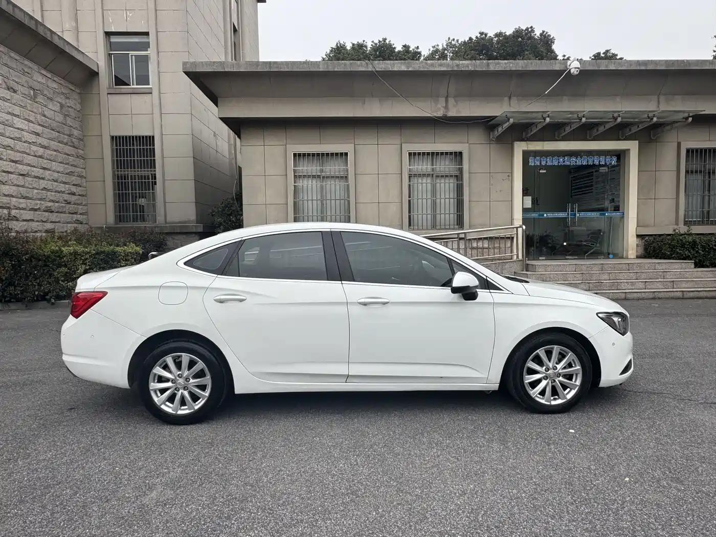 Buick Verano 2015 Sedan 20T Dual-clutch Luxury фото 11