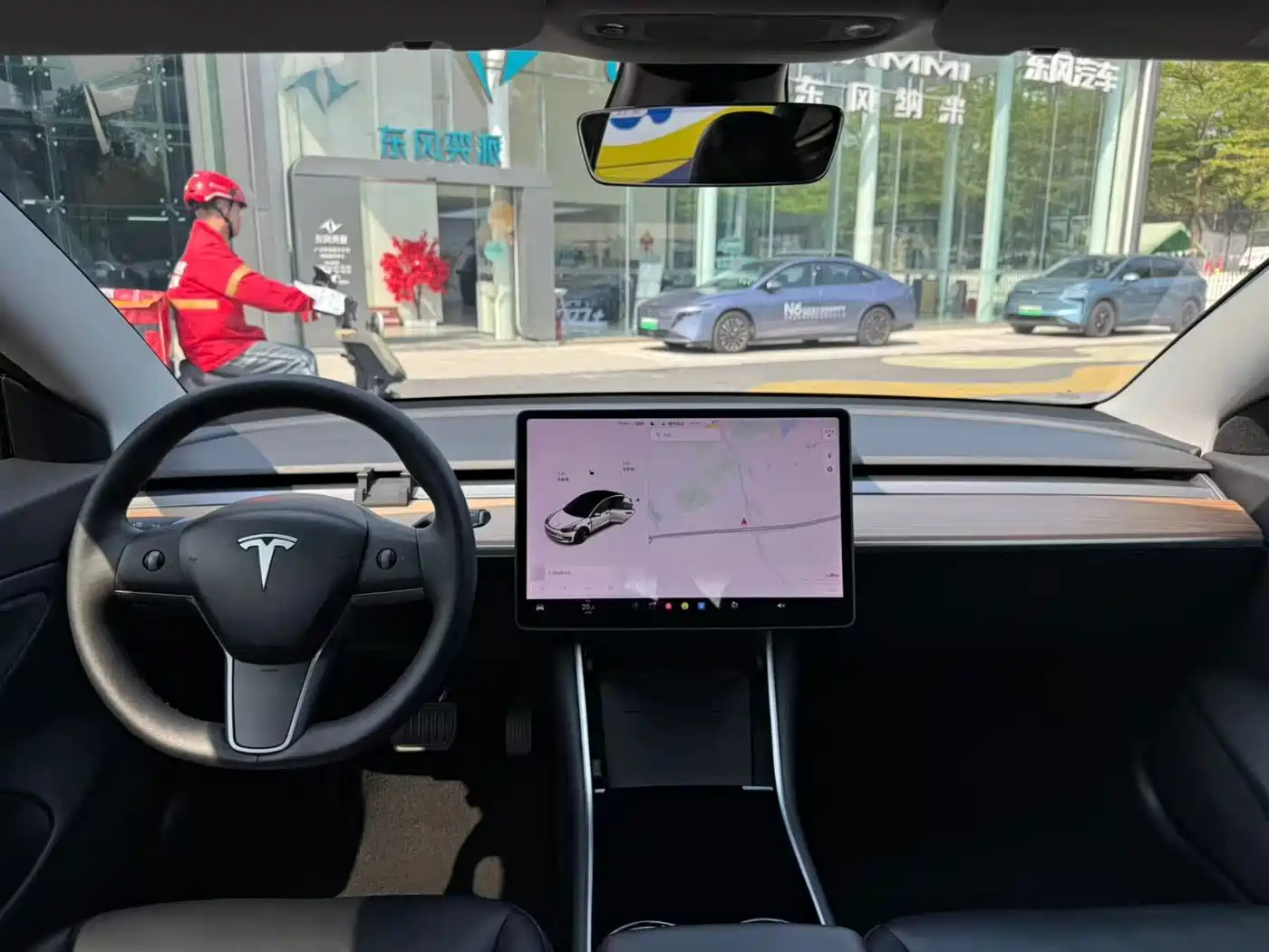 TESLA MODEL 3