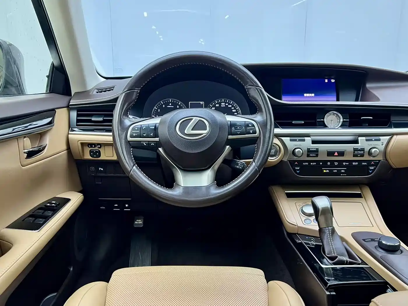 Lexus ES 2015 200 Elite Edition фото 12