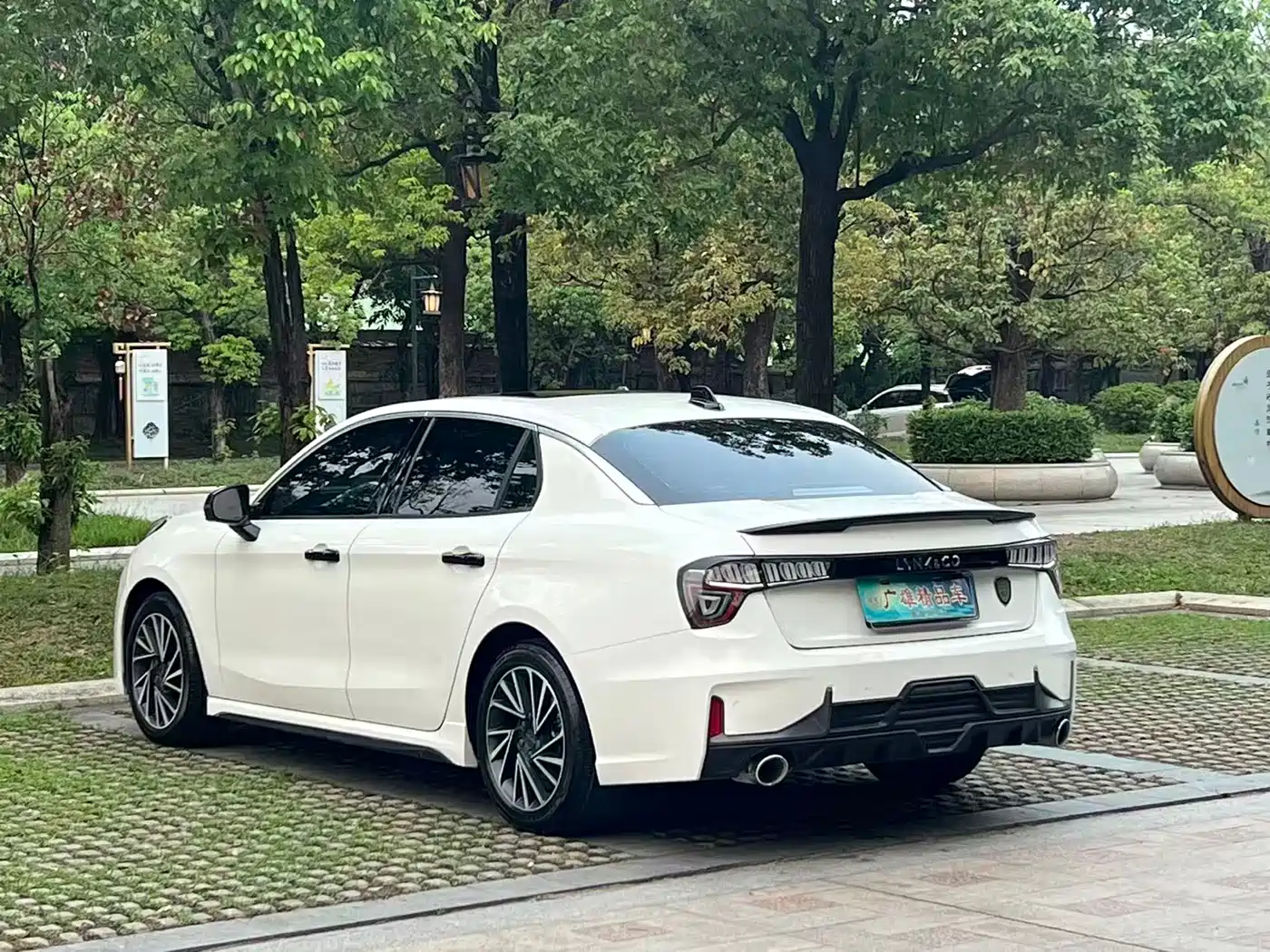 Lynk & Co 03 2021 2.0TD Auto Jin Pro фото 4