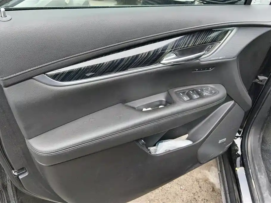 Cadillac XT6 2022 2.0T 7-Seater 4WD Luxury Edition фото 7