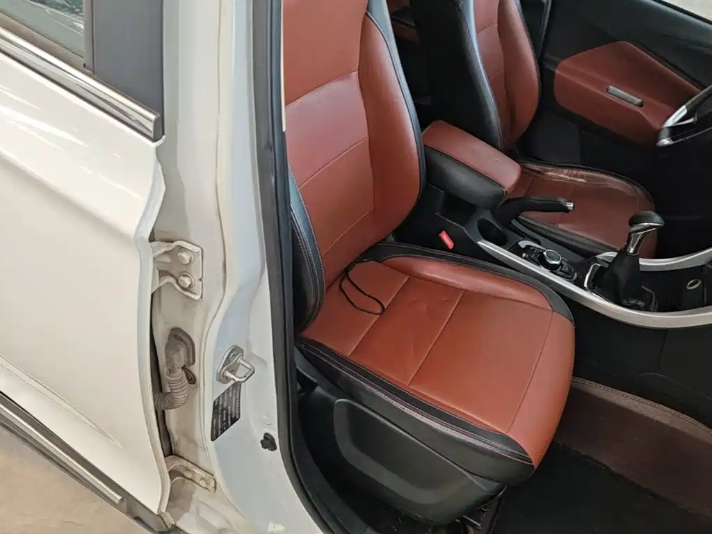 BAIC Huansu S3 2016 2016 S3L 1.5L Manual Premium