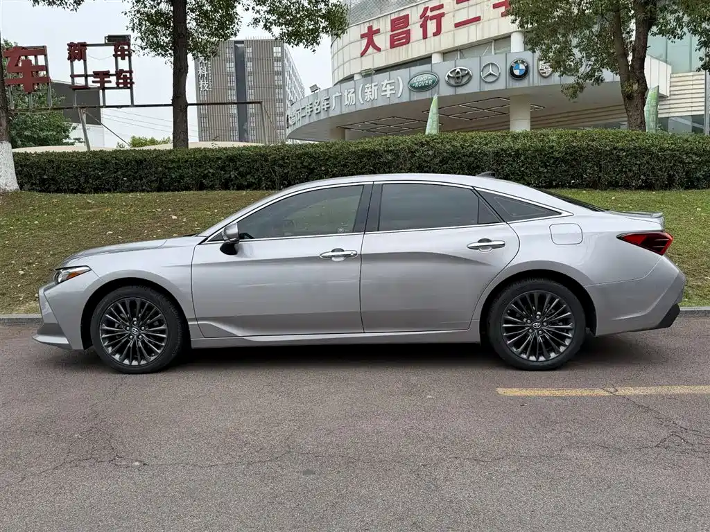 Toyota Avalon 2019 2.5L Touring Premium Edition China VI фото 3