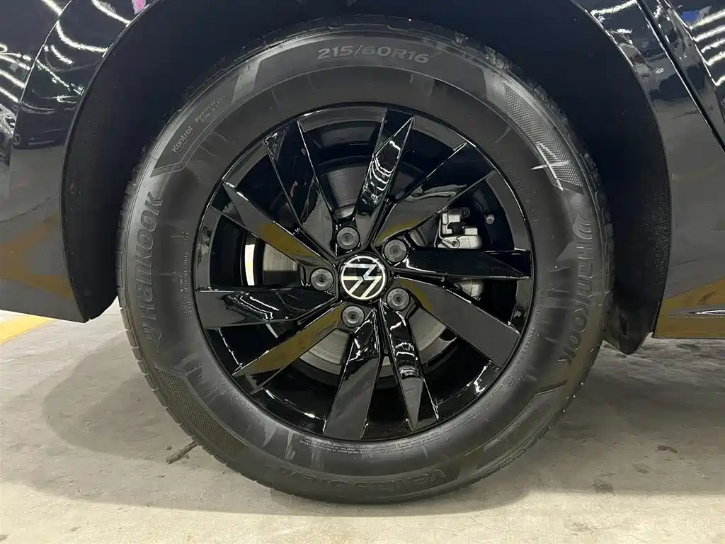 Volkswagen Passat 2024 280TSI Business Edition фото 18