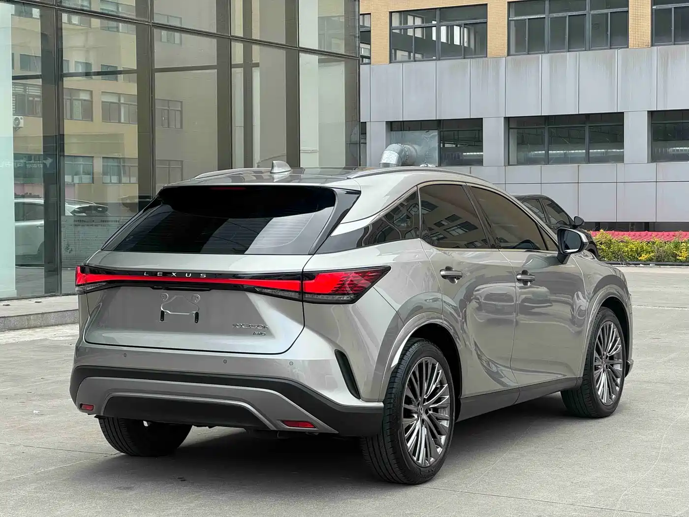 Lexus RX 2023 350h 4WD Pure Edition фото 9