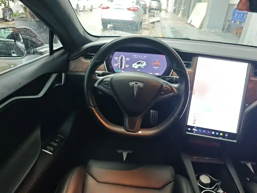 Фото 3 - Tesla Model S