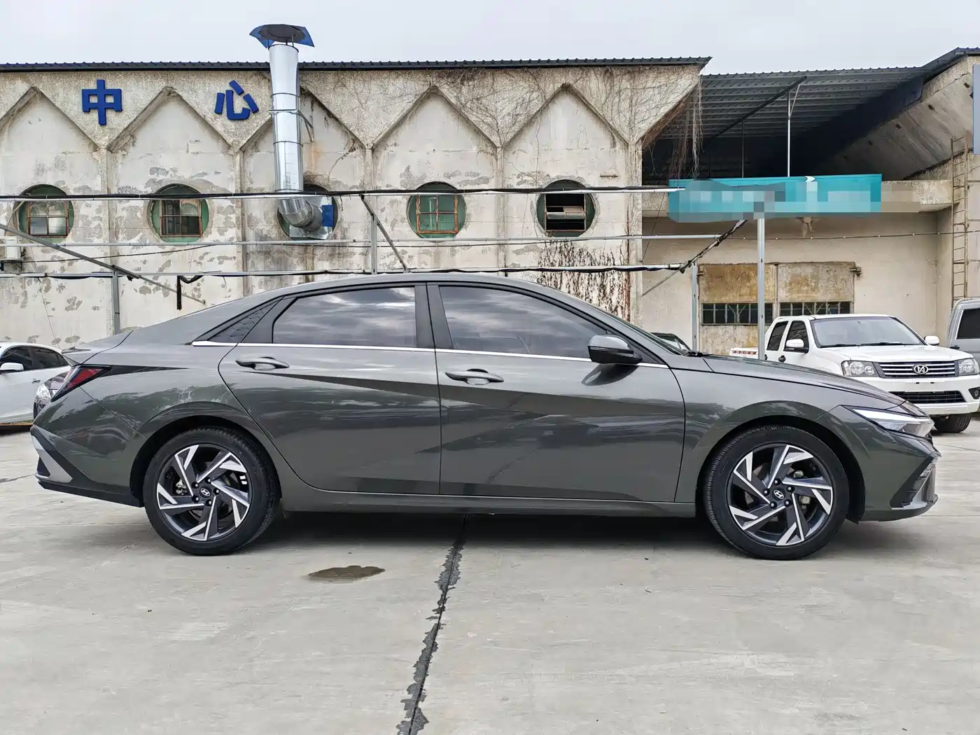 Hyundai Elantra 2023 1.5L CVT GLX Elite Edition фото 8
