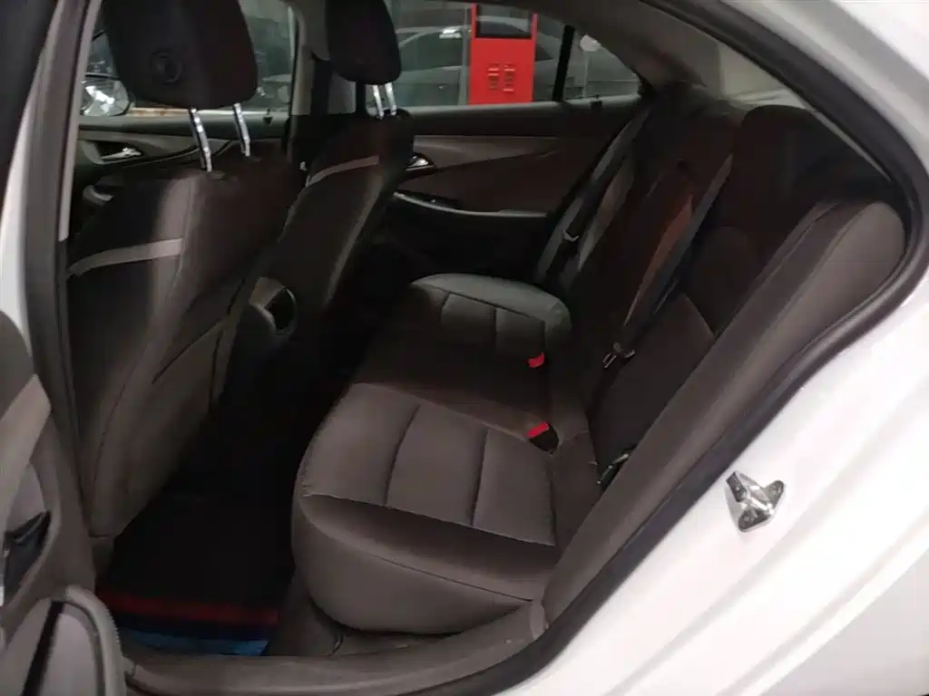 Chevrolet Malibu 2017 1.5T Automatic Comfort Edition фото 17