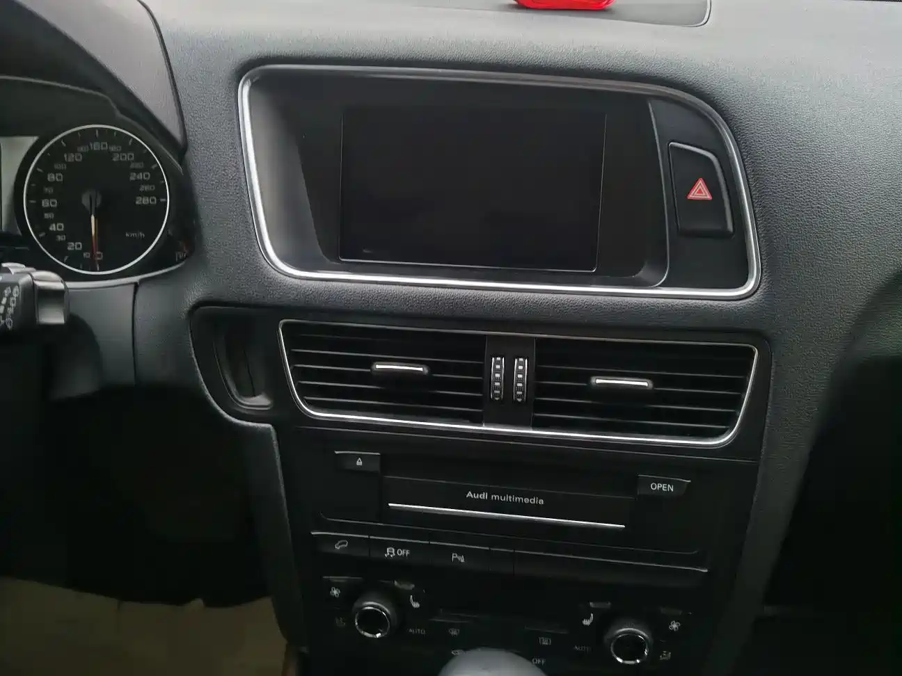 Audi Q5 (Import) 2010 3.2FSI Sport фото 15