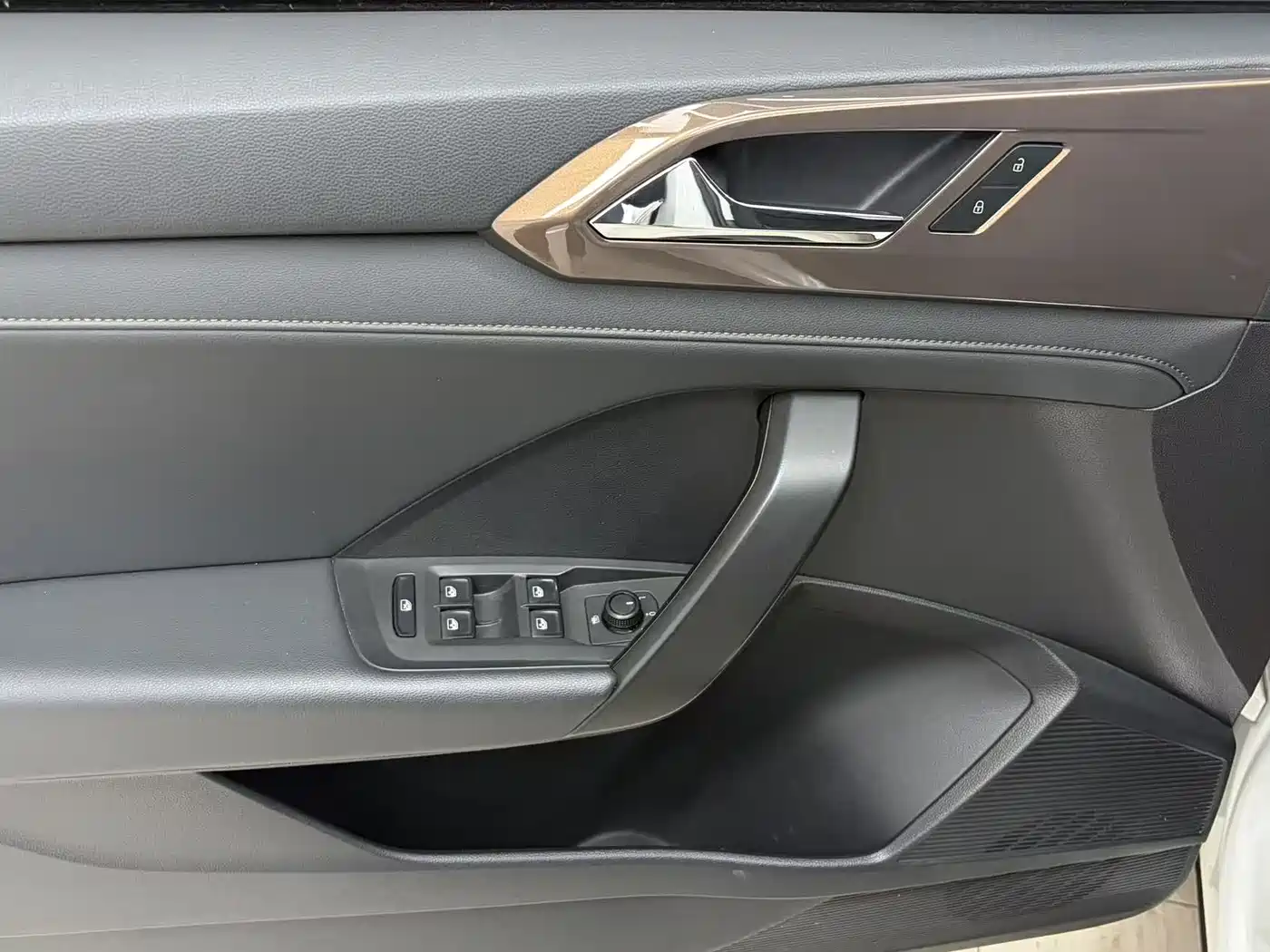 Volkswagen Tharu 2021 280TSI 2WD Luxury Plus фото 11