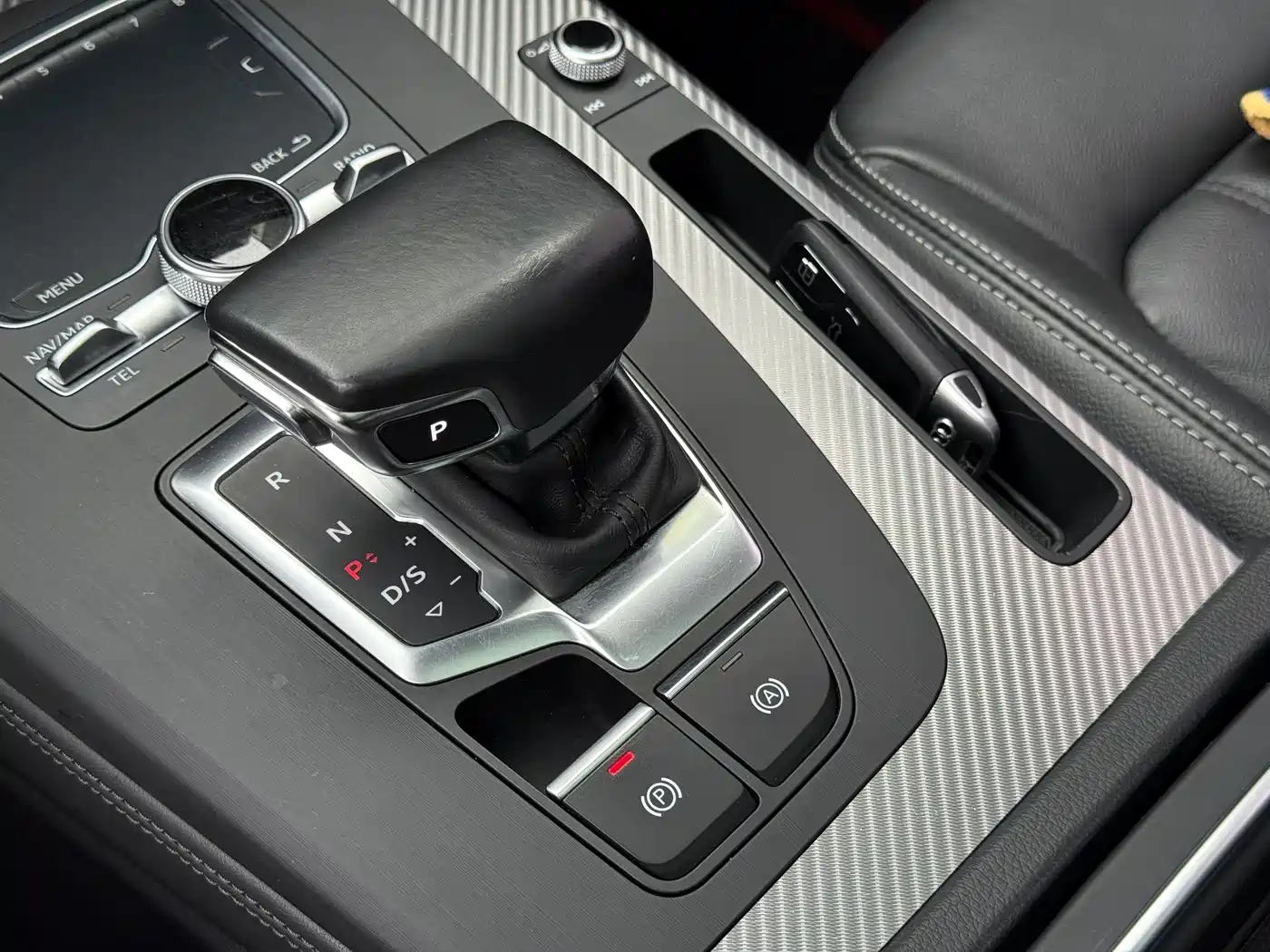 Audi Q5L 2020 Facelift 40 TFSI Honor Fashion фото 31