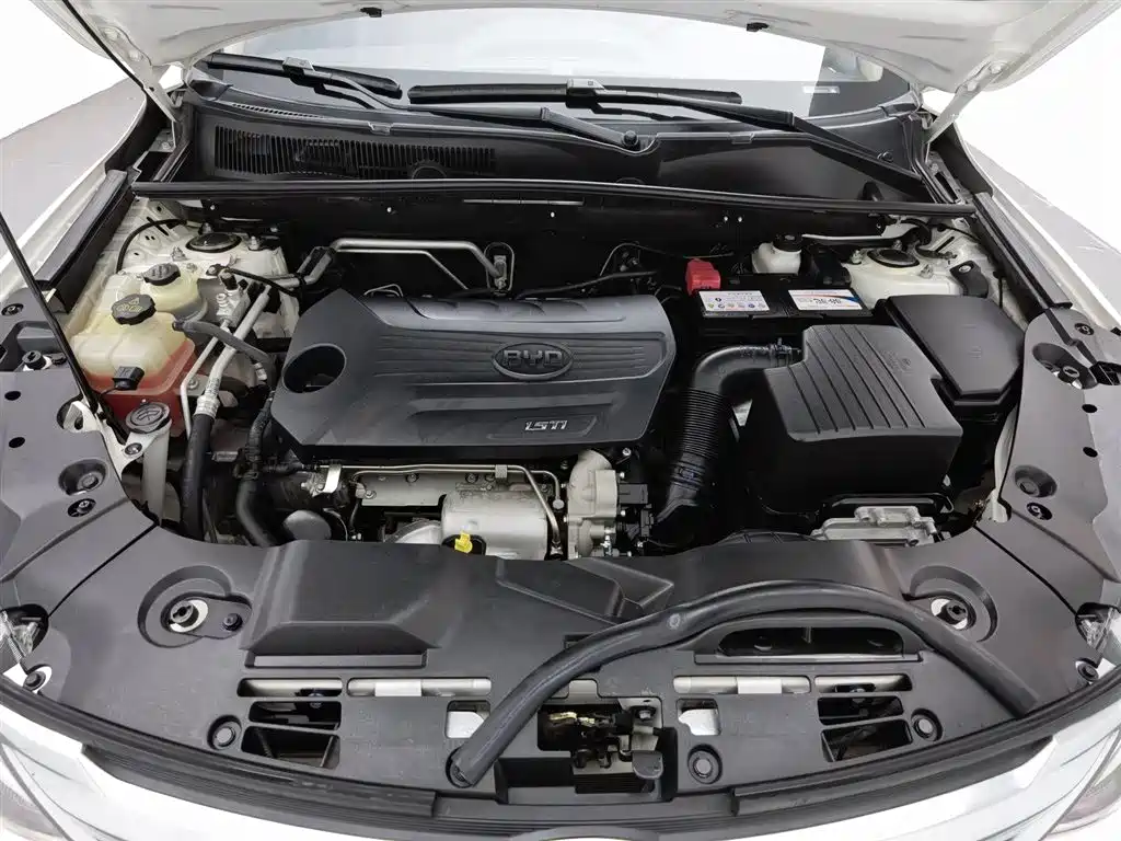 BYD Song 2016 Unrivaled Edition 1.5TI Manual Elite Edition фото 6