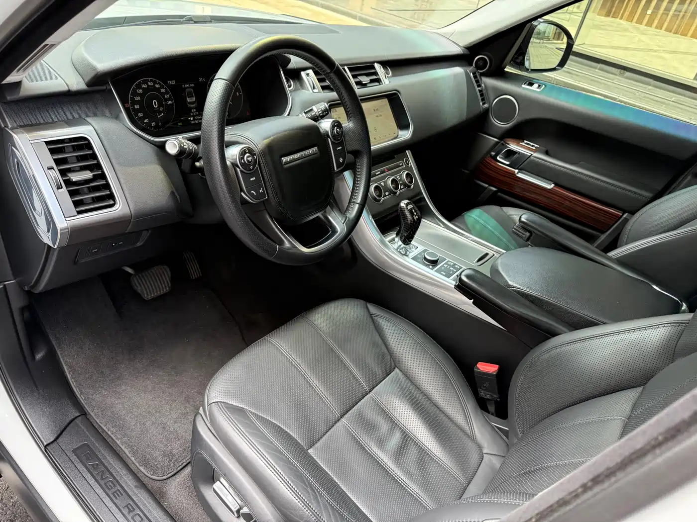Land Rover Range Rover Sport 2017 3.0 SC V6 SE фото 29