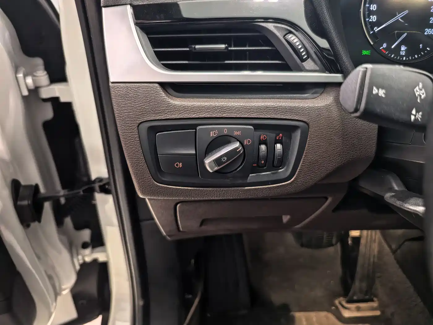 BMW X1 2022 sDrive20Li Premium фото 8