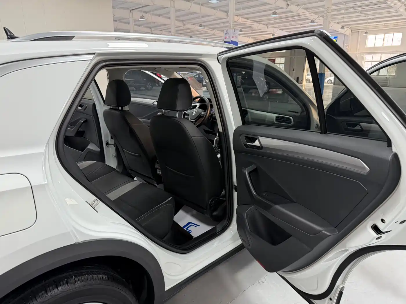 VOLKSWAGEN T ROC EXPLORING SONGS