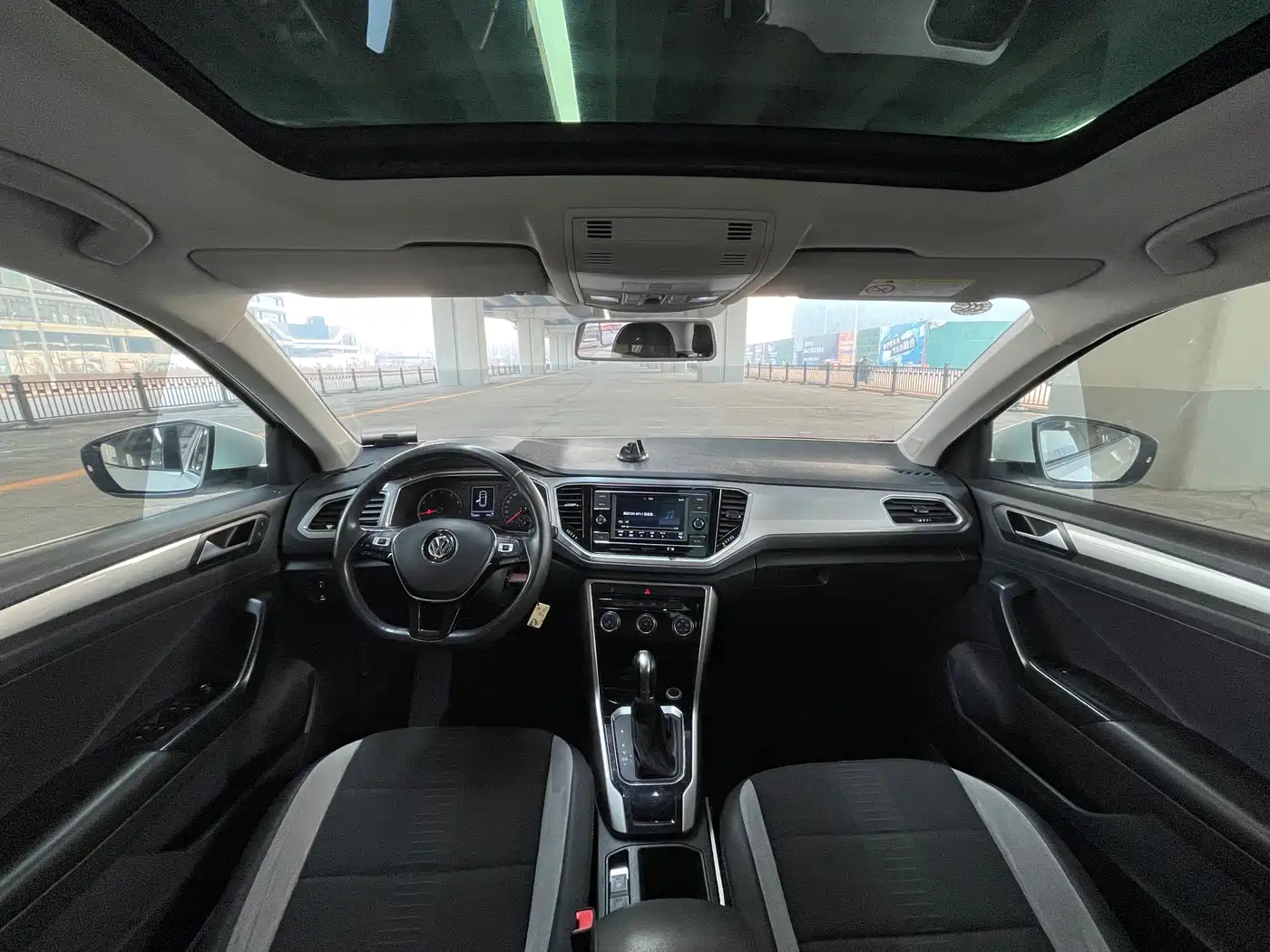 Volkswagen T-ROC 2020 230TSI DSG 2WD Progressive фото 9