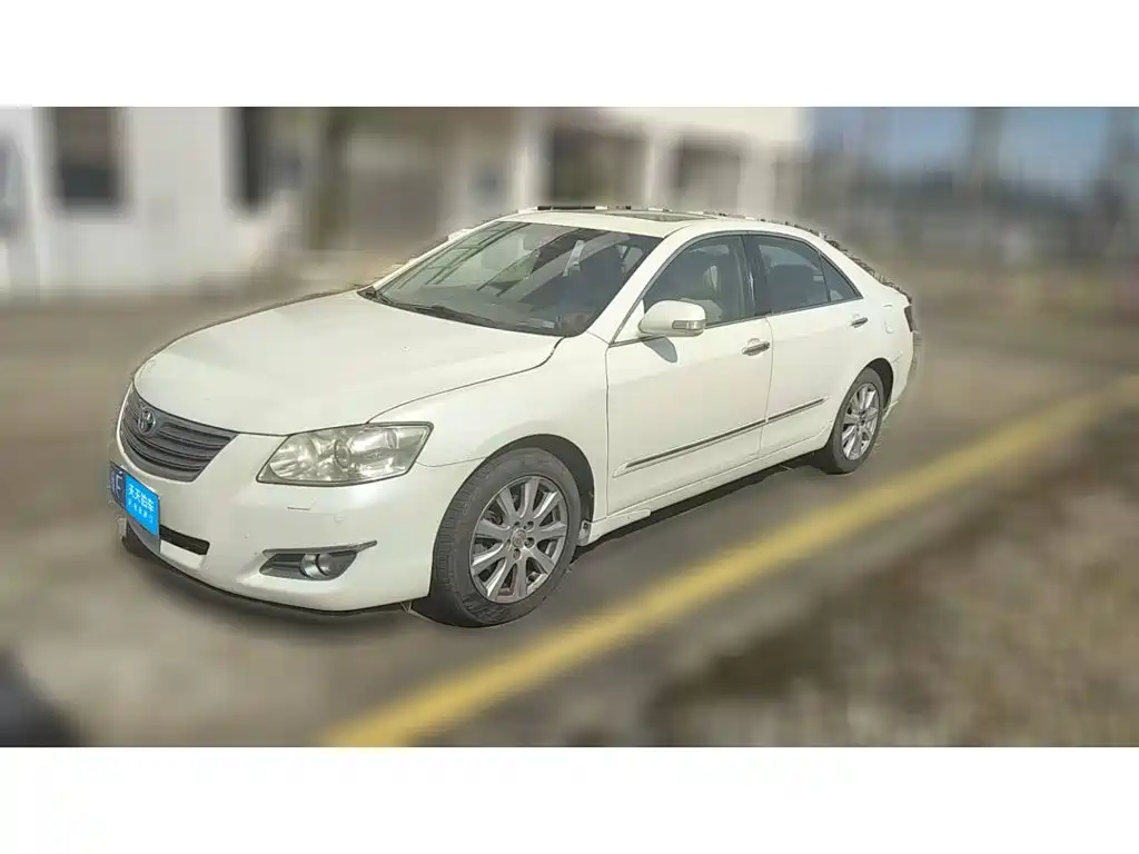 Фото 1 - Toyota Camry