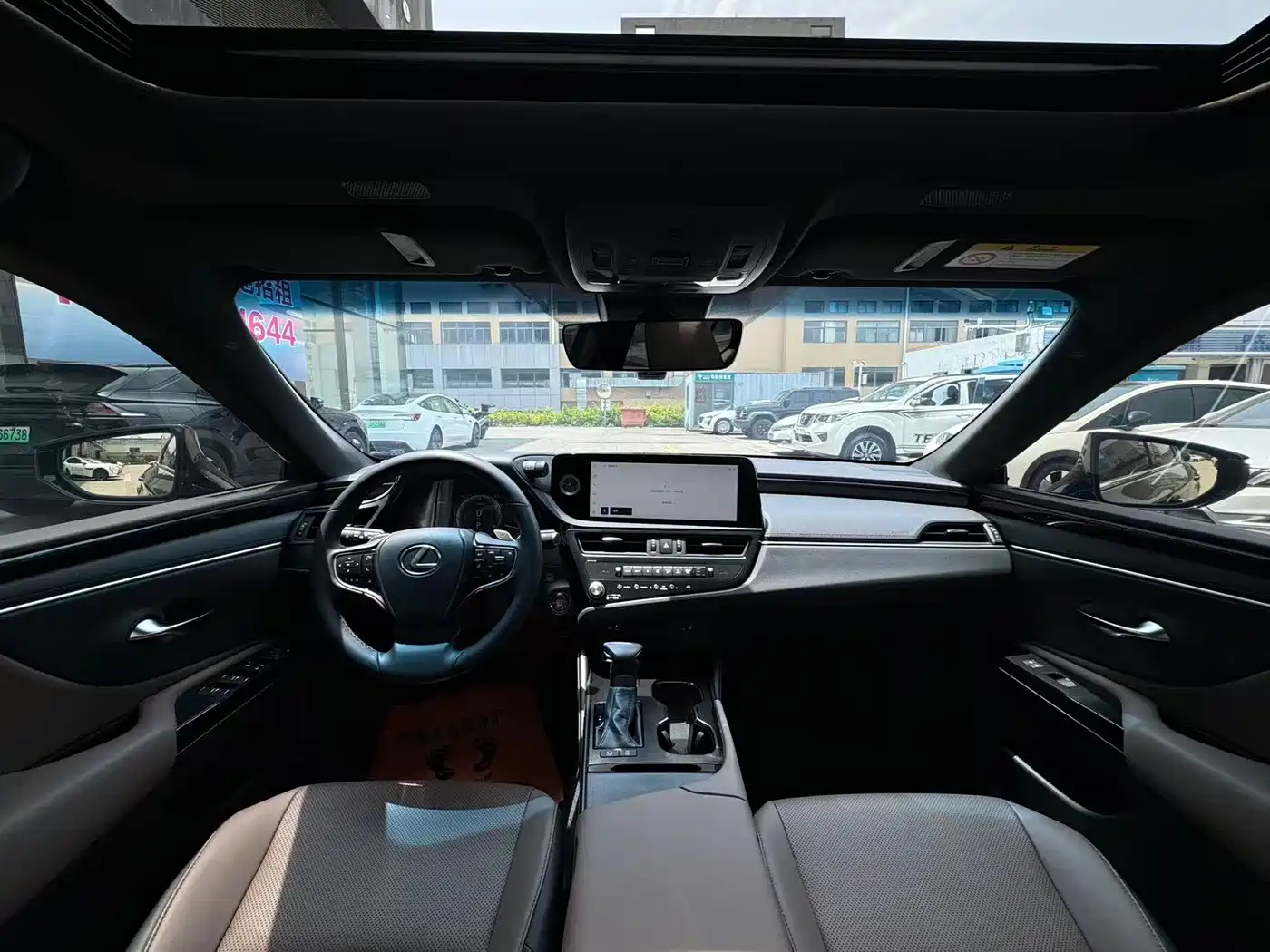 Lexus ES 2023 200 Excellence Edition фото 7