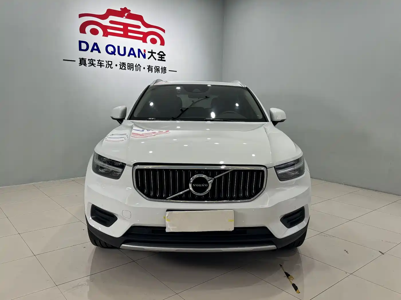 Фото 2 - Volvo XC40