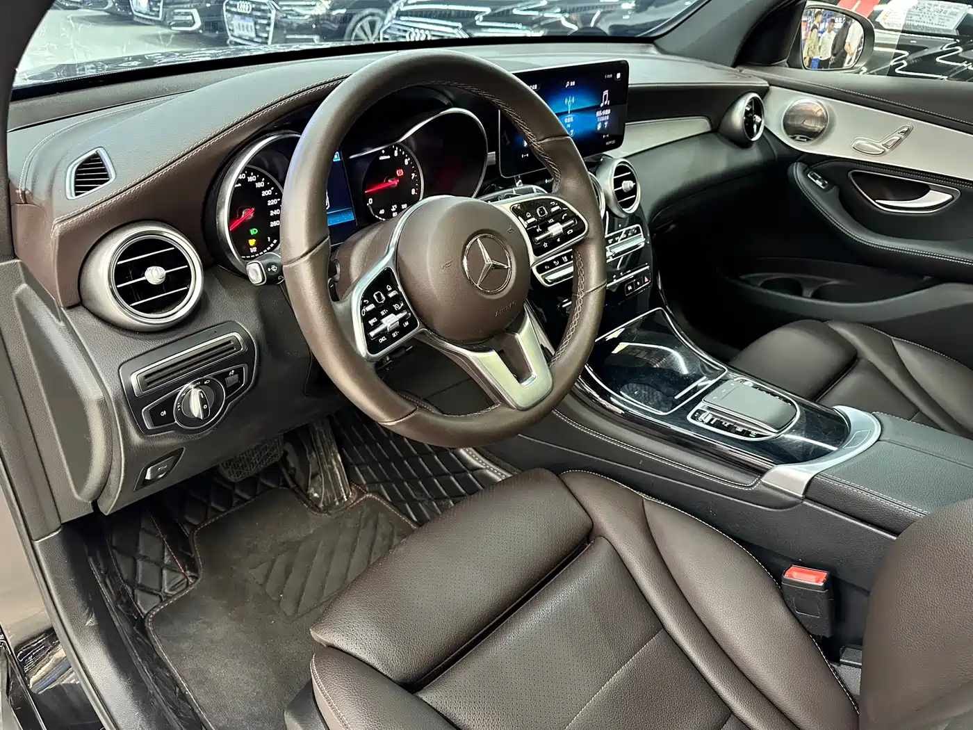 MERCEDES-BENZ GLC