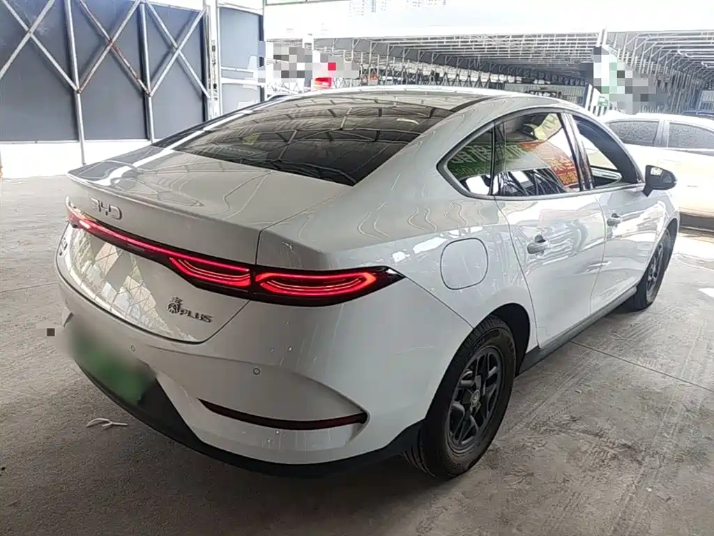BYD Qin PLUS 2025 DM-i Smart Drive 55KM Leader фото 7