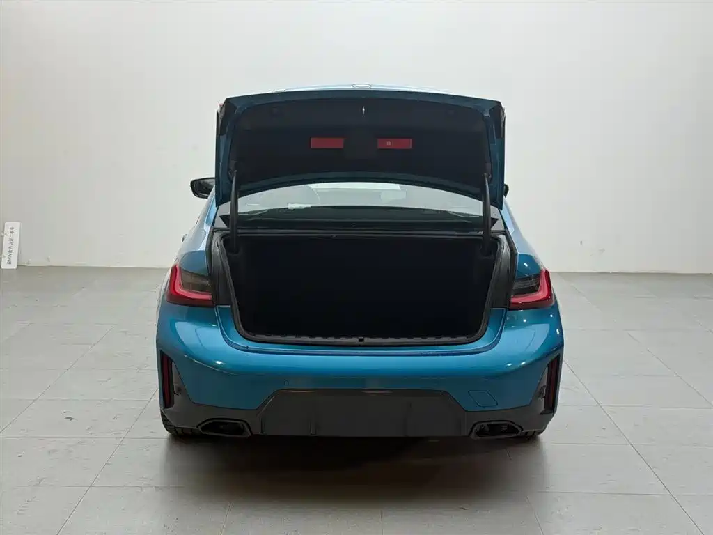 BMW 3 Series 2024 325i M Sport Shadowline Package фото 6