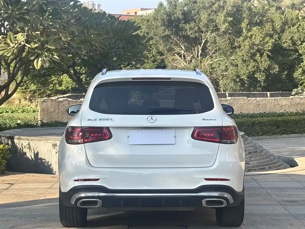 MERCEDES-BENZ GLC