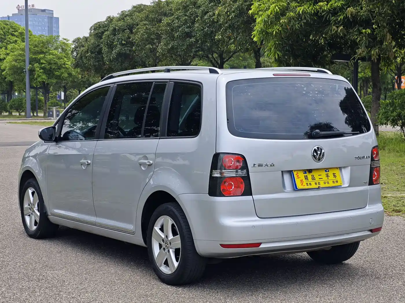 Volkswagen Touran 2015 1.4T DSG Comfort Edition 5-seater фото 9