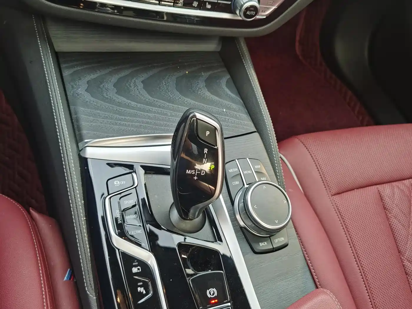 BMW 5 Series New Energy 2021 535Le M Sport Package фото 16