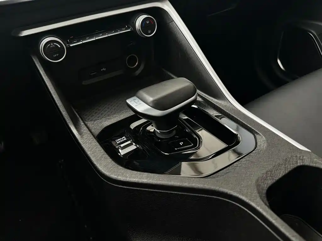 GEELY AUTOMOBILE BINYUE