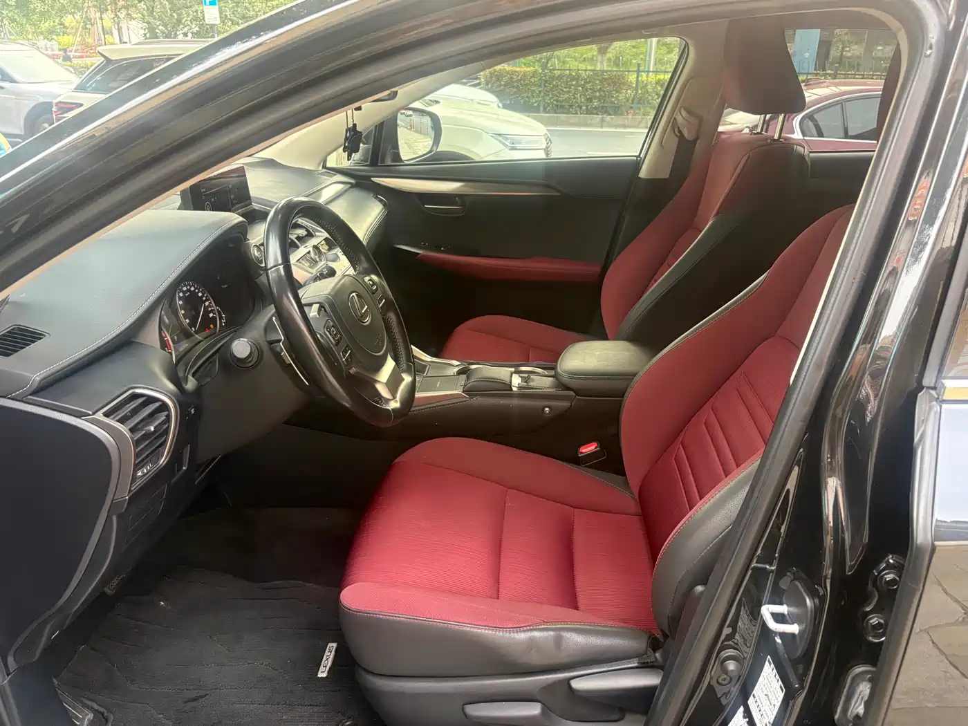 Lexus NX 2020 200 FWD Sharp Edition China VI фото 6