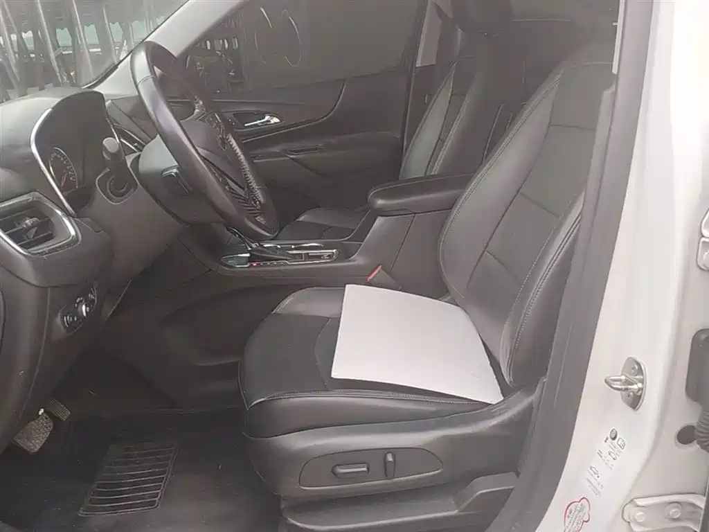 Chevrolet Equinox 2017 535T Automatic Realm Edition фото 15
