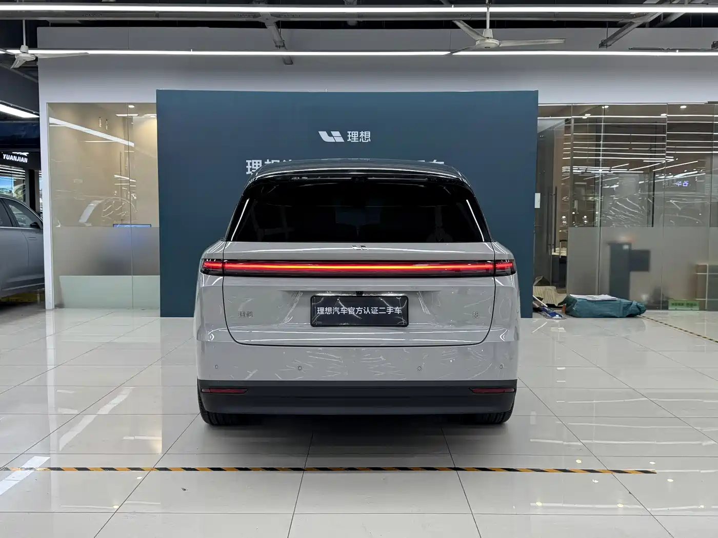 Li Auto IDEAL I8