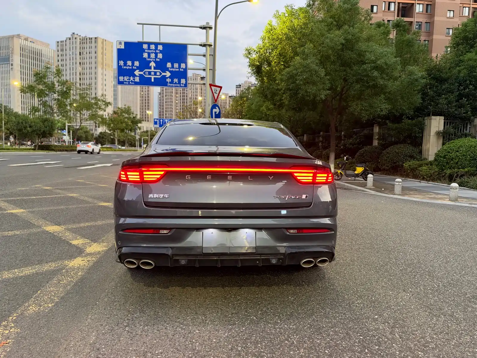 Фото 12 - Geely Preface